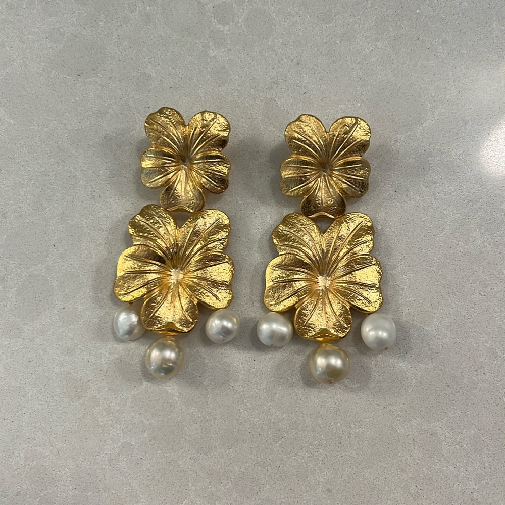 Anthropologie gold flower and pearl earrings